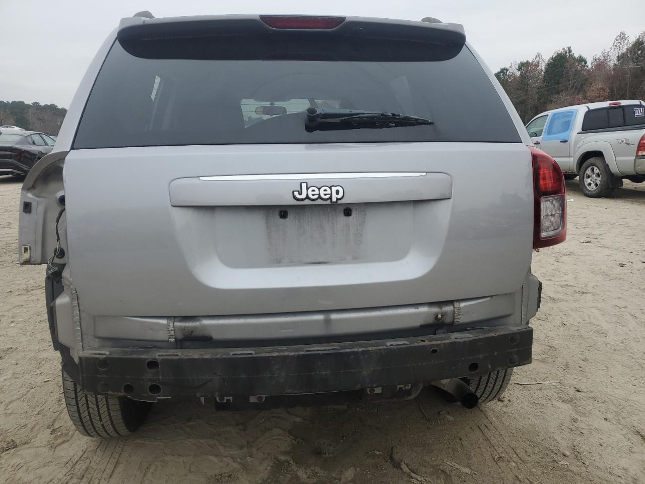 2015 Jeep Compass Sport VIN: 1C4NJCBA4FD235643 Lot: 93409455