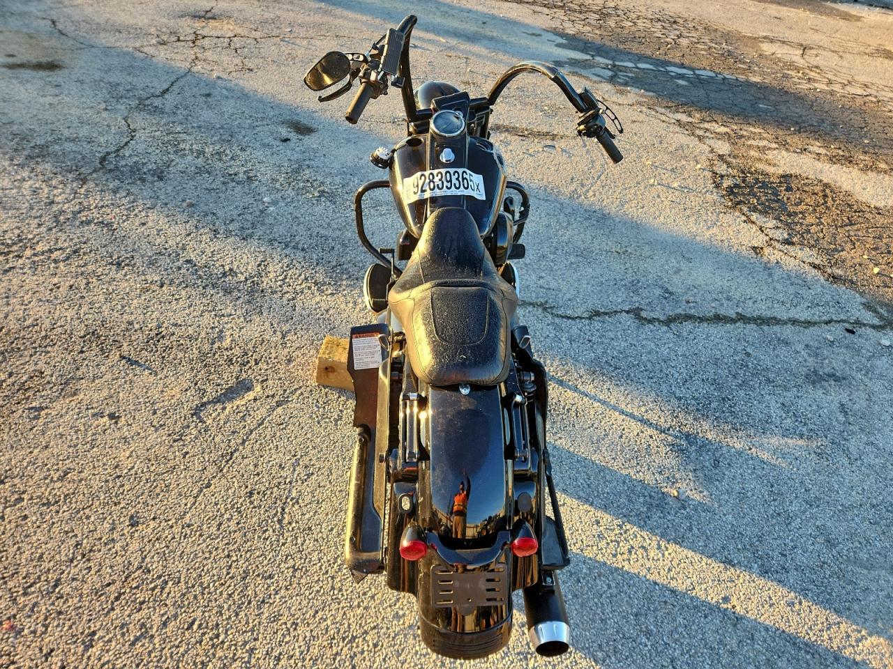 2015 Harley-Davidson Flhr Road King VIN: 1HD1FBM11FB638755 Lot: 92839365