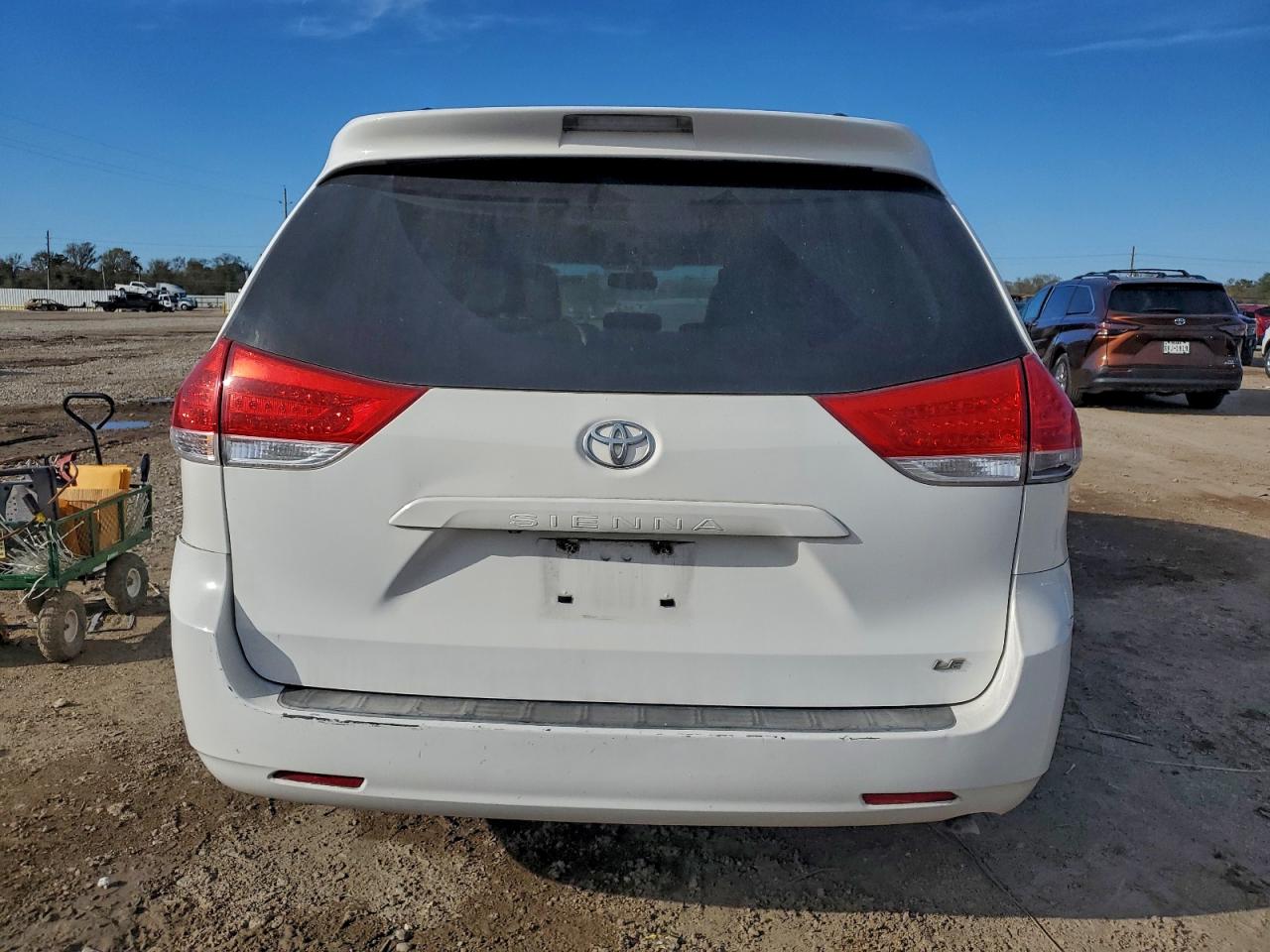2011 Toyota Sienna Le VIN: 5TDKK3DC3BS071816 Lot: 94692915