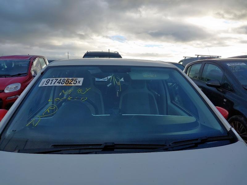 2018 VOLKSWAGEN UP BY BEATS BMT 