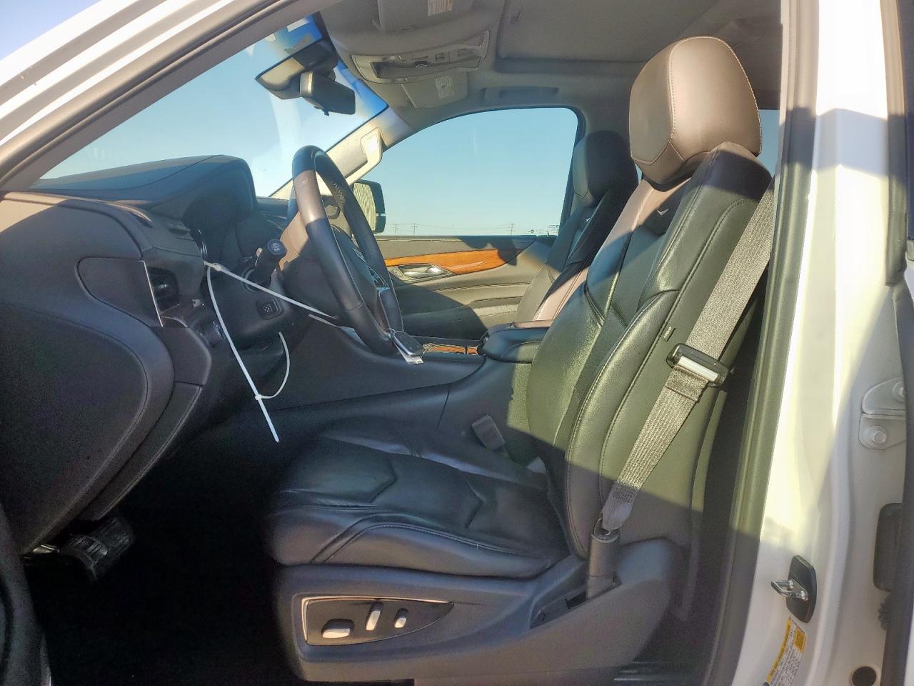 2017 Cadillac Escalade Luxury VIN: 1GYS3BKJ2HR258815 Lot: 91008795