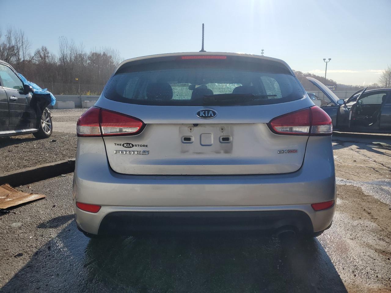 2016 Kia Forte Ex VIN: KNAFX5A81G5635360 Lot: 92906945