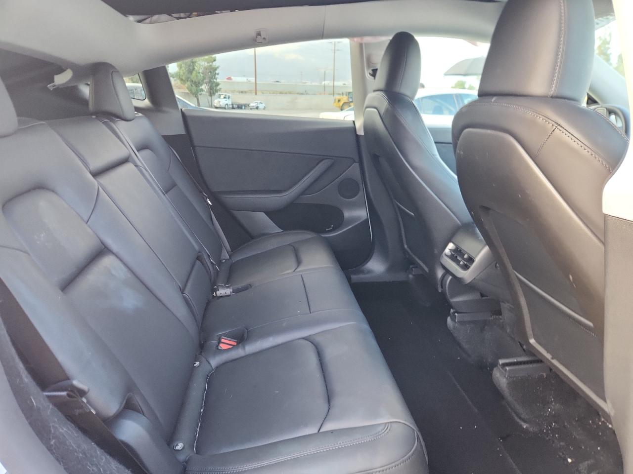 2024 Tesla Model Y VIN: 7SAYGDED0RF055390 Lot: 93703835