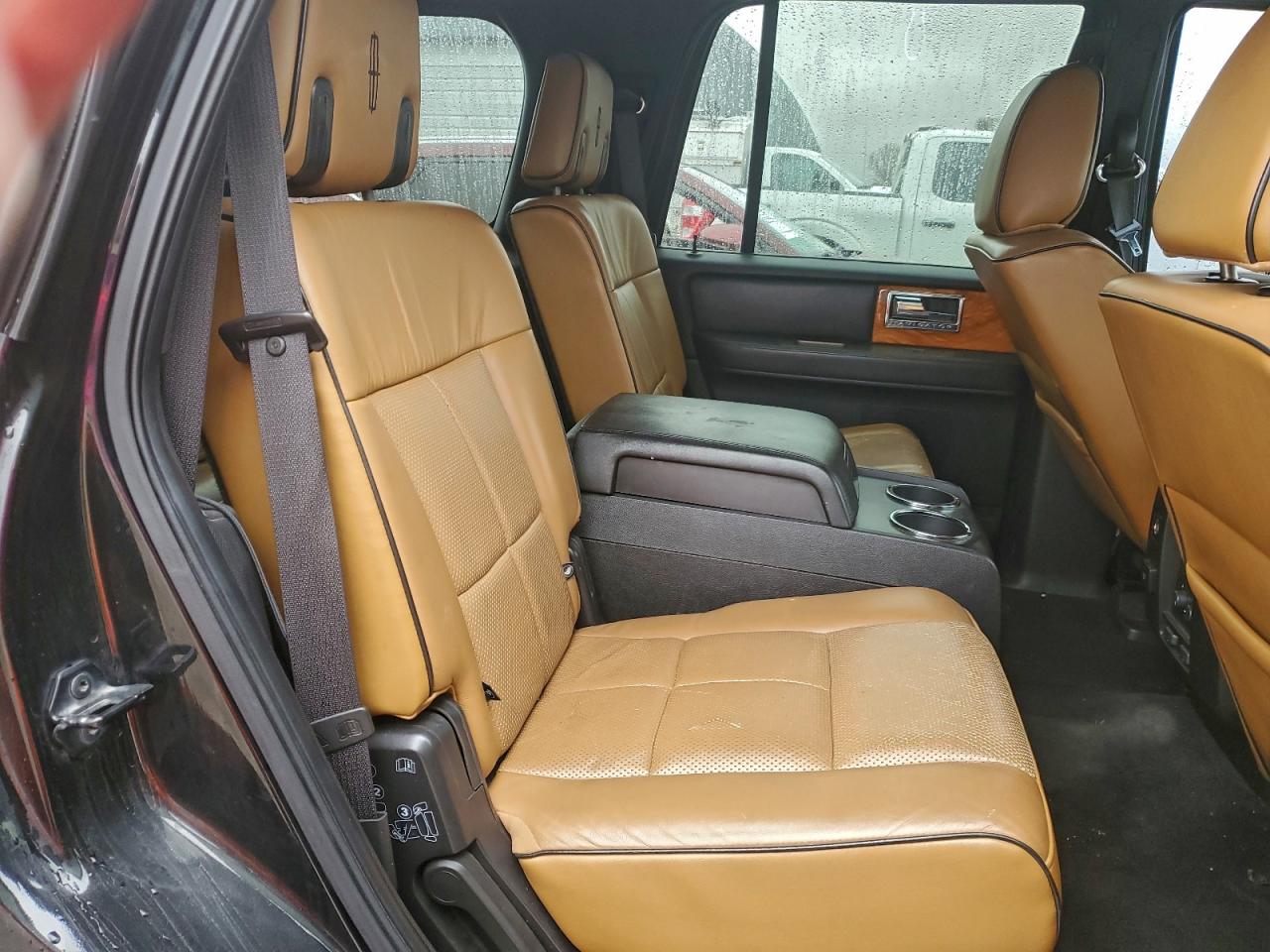 2011 Lincoln Navigator VIN: 5LMJJ2H5XBEJ04863 Lot: 93530645