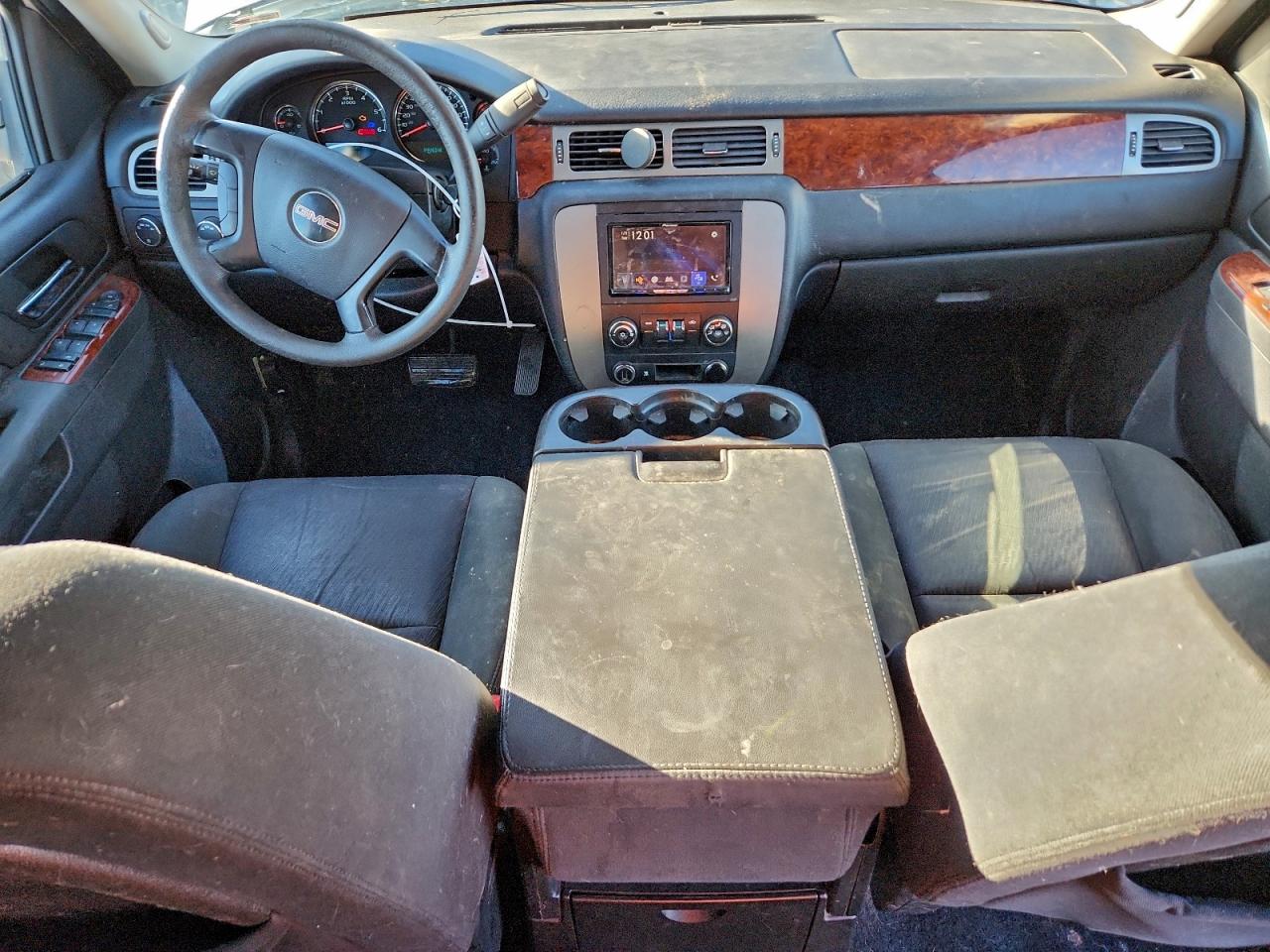 2010 GMC Yukon Xl K1500 Sle VIN: 1GKUKHE31AR284821 Lot: 93332405