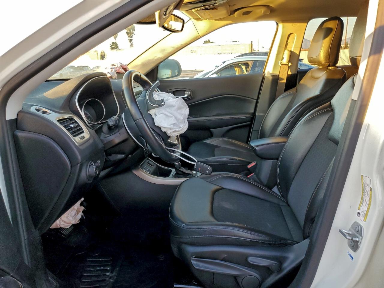 2019 Jeep Compass Latitude VIN: 3C4NJCBB1KT699308 Lot: 94497035