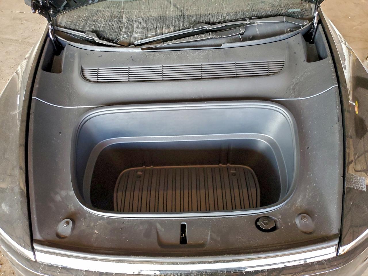 2026 Tesla Model Y VIN: 7SAYGDED0TA492763 Lot: 94421435