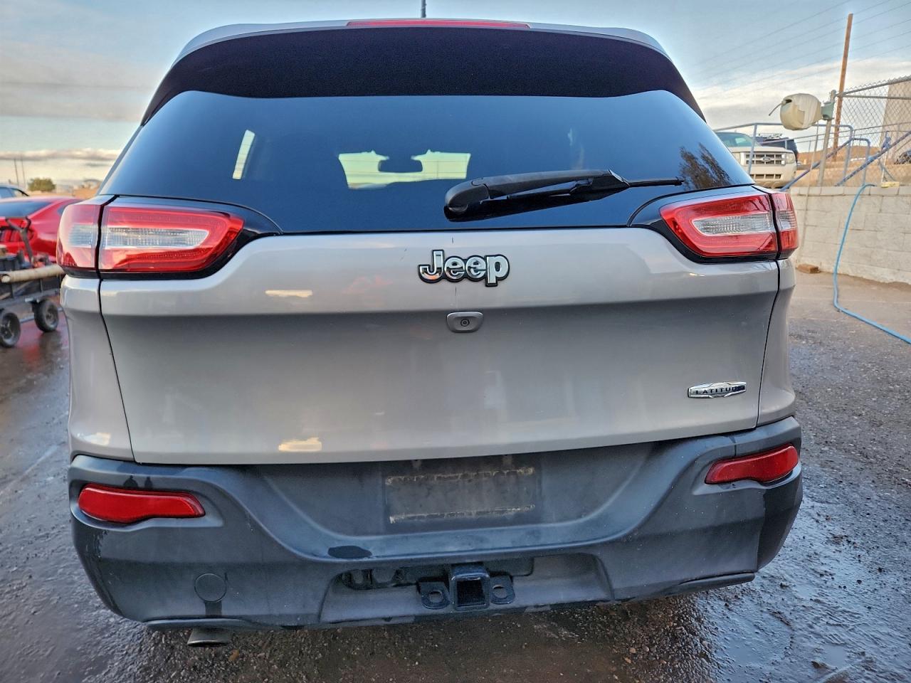 2015 Jeep Cherokee Latitude VIN: 1C4PJLCB7FW700520 Lot: 91900055