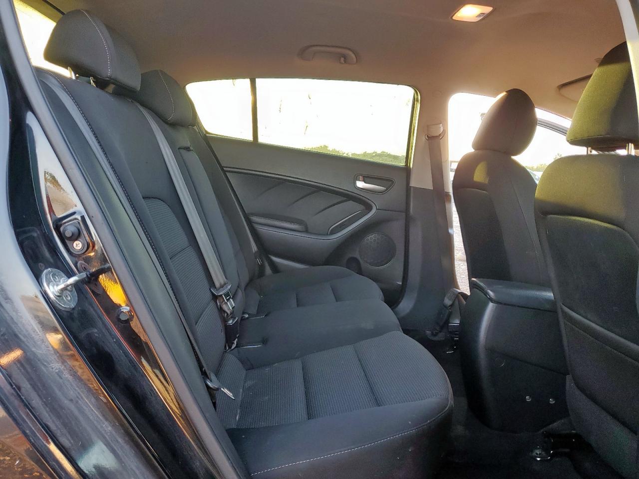 2017 Kia Forte Lx VIN: KNAFK5A84H5721553 Lot: 90840985