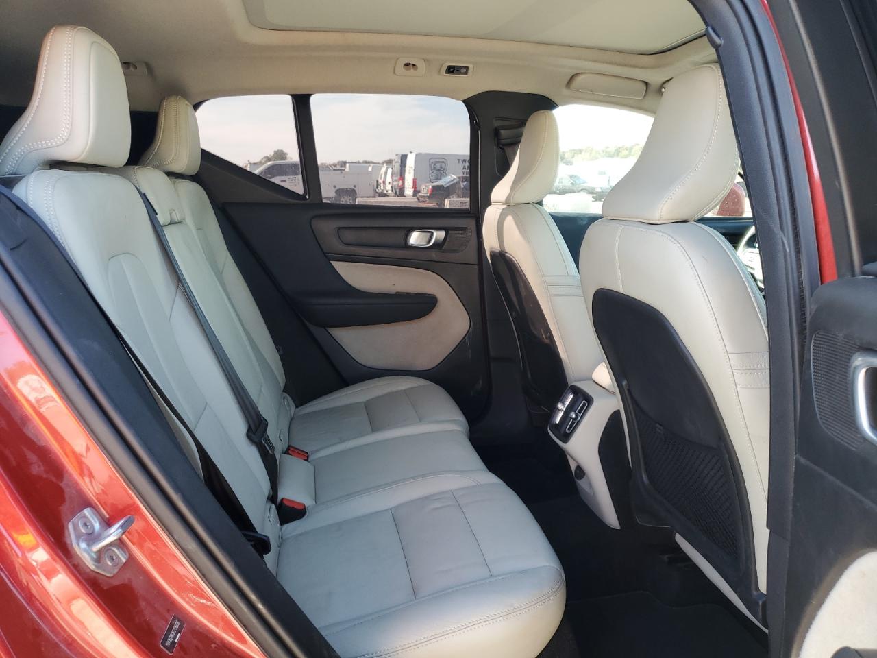 2019 Volvo Xc40 T5 Momentum VIN: YV4162UKXK2138336 Lot: 91489985