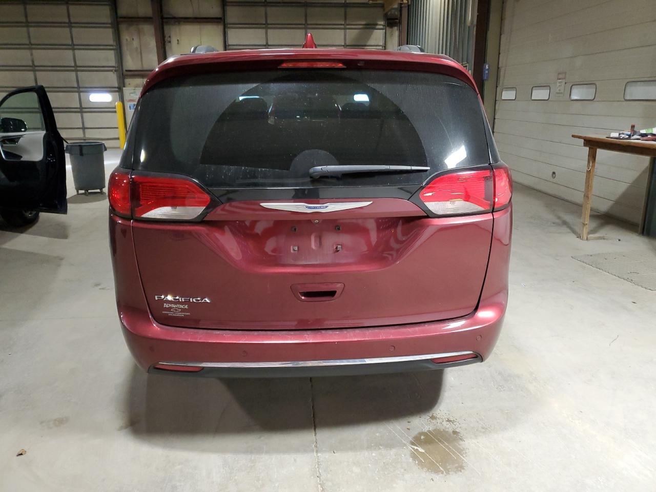 2018 Chrysler Pacifica Touring Plus VIN: 2C4RC1FG8JR158134 Lot: 92577755