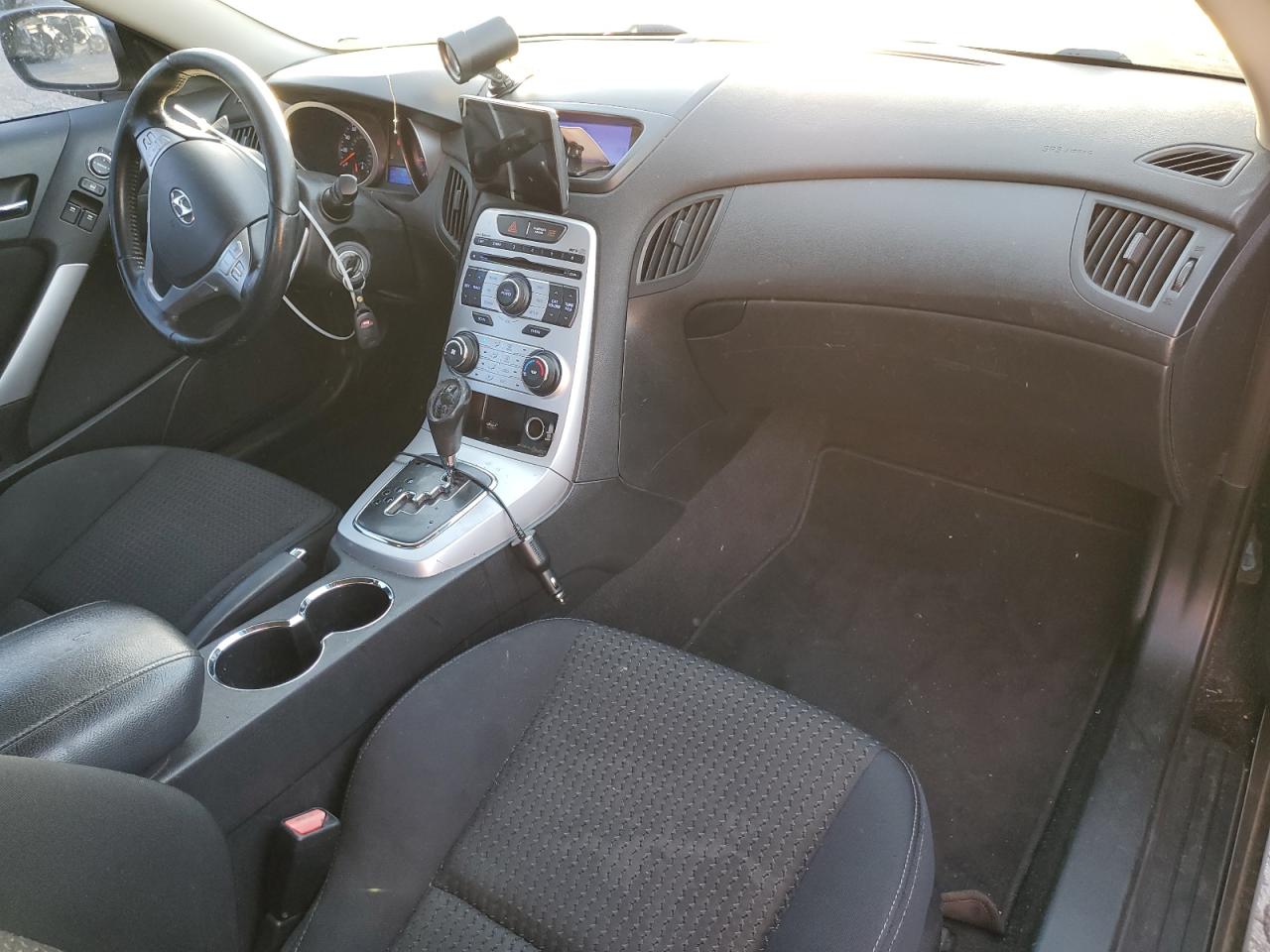 2010 Hyundai Genesis Coupe 2.0T VIN: KMHHT6KD8AU042421 Lot: 92451875