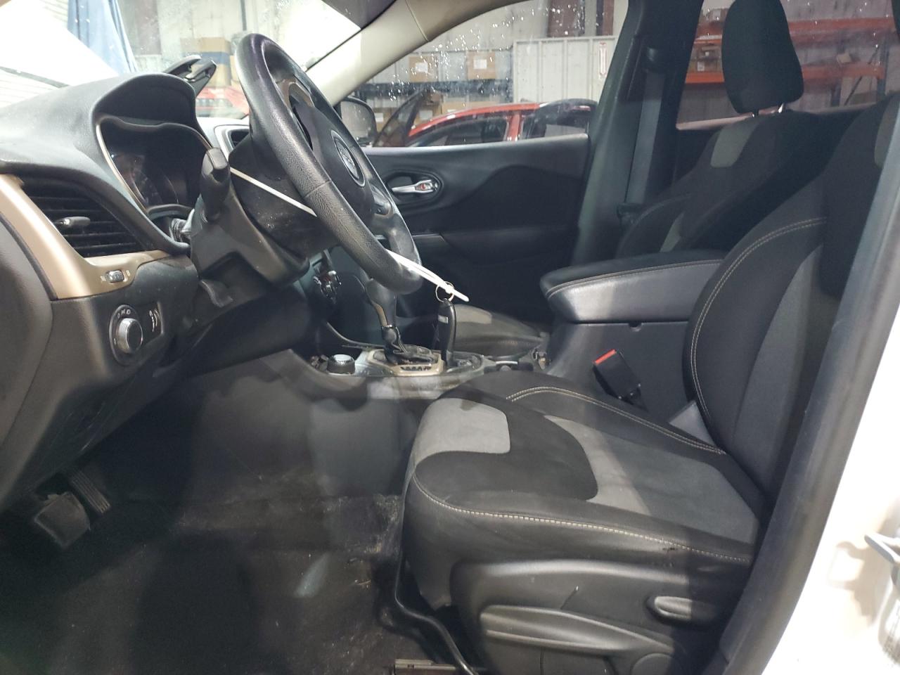 2014 Jeep Cherokee Sport VIN: 1C4PJMAB8EW233132 Lot: 92039065