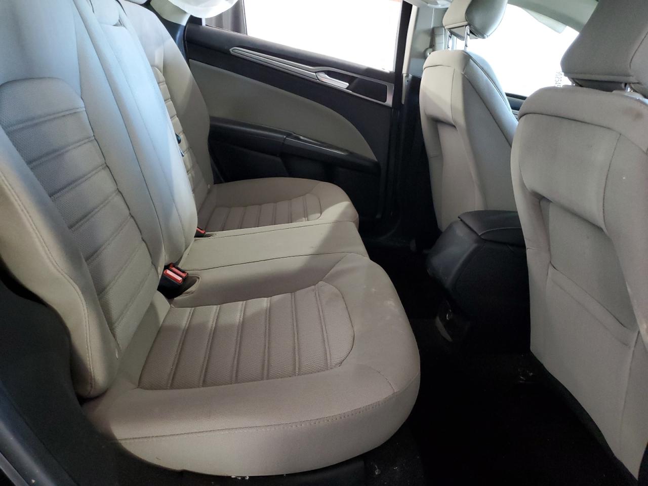 2020 Ford Fusion S VIN: 3FA6P0G75LR124087 Lot: 92795755