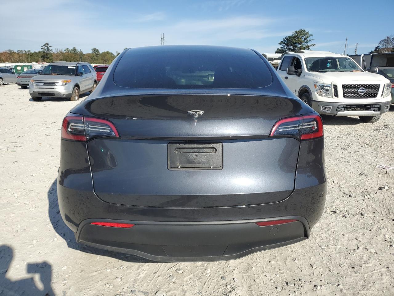 2024 Tesla Model Y VIN: 7SAYGDED5RA309723 Lot: 92669995