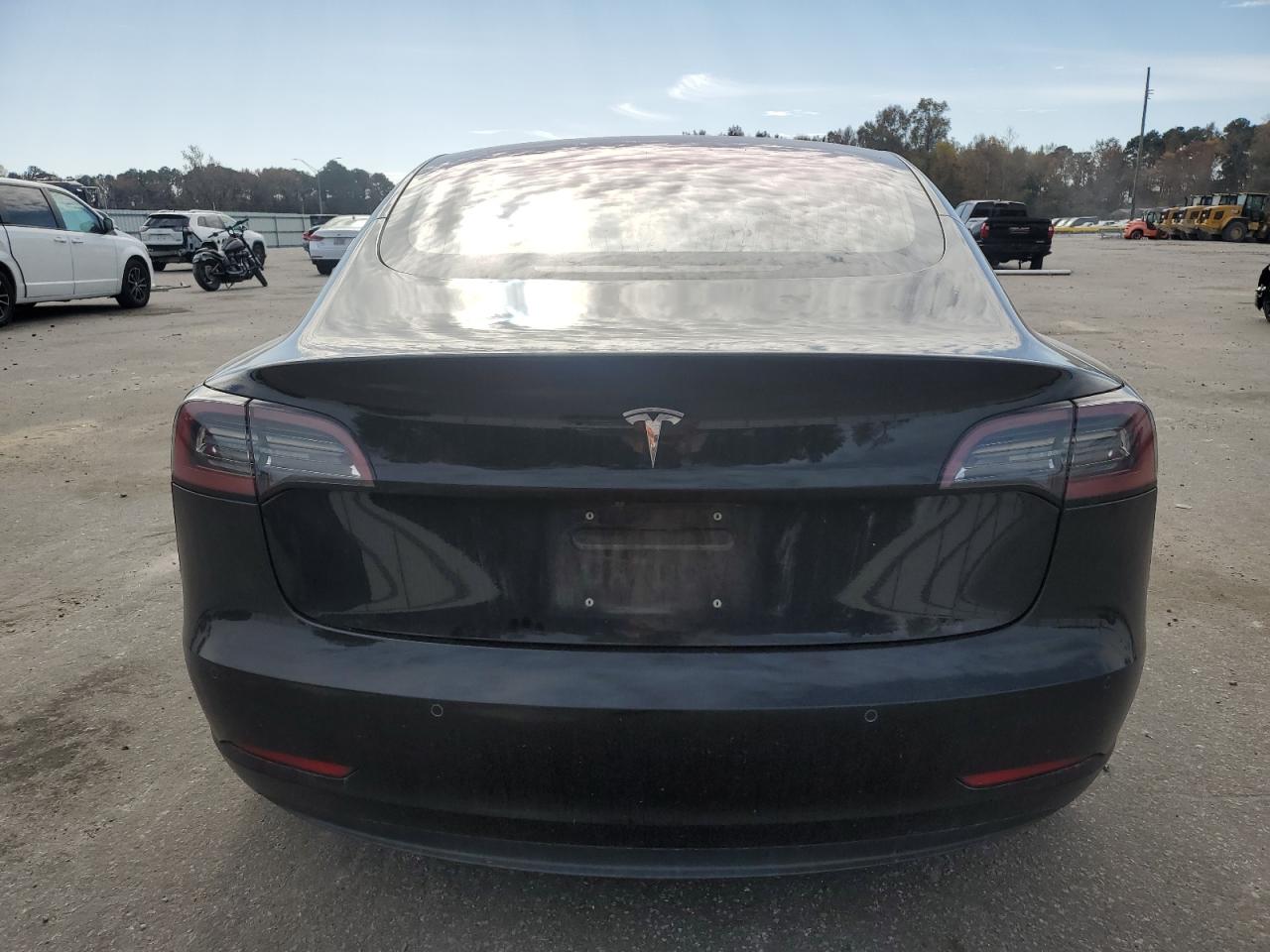 2018 Tesla Model 3 VIN: 5YJ3E1EA5JF045878 Lot: 92637545