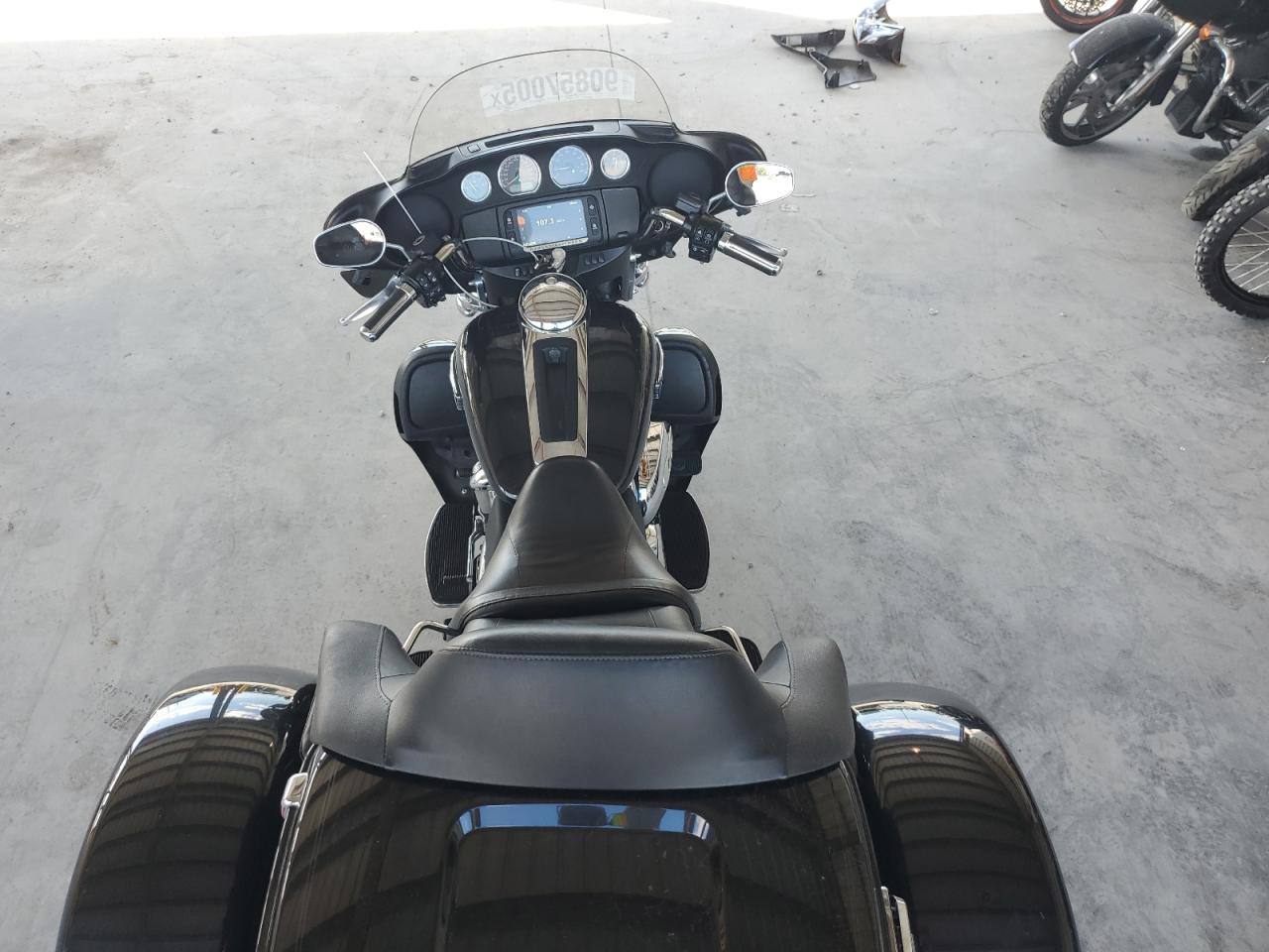 2018 Harley-Davidson Flhtcutg Tri Glide Ultra VIN: 1HD1MAD13JB851697 Lot: 90857005