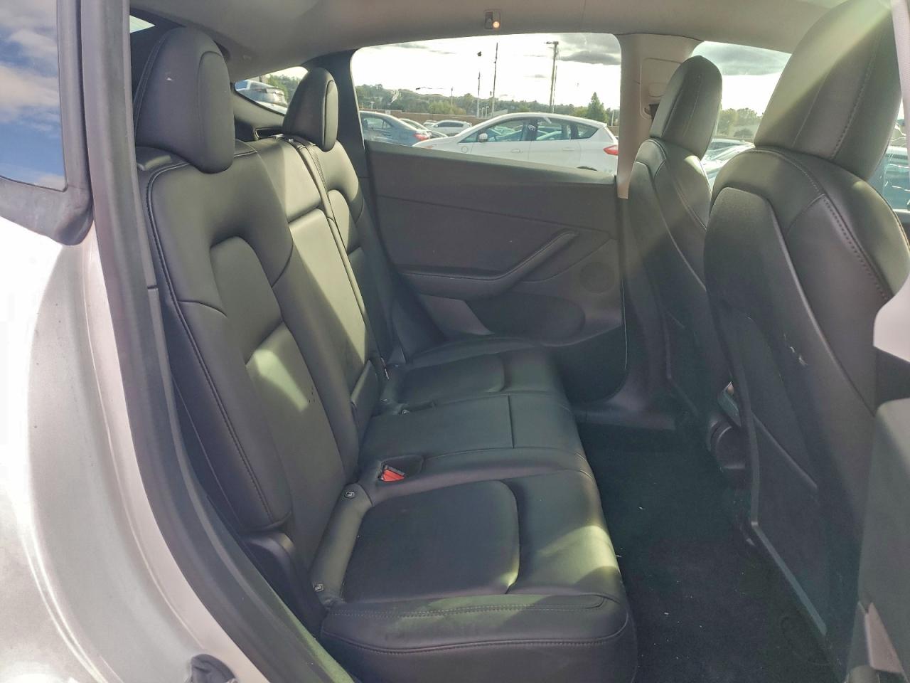 2021 Tesla Model Y VIN: 5YJYGDED0MF107400 Lot: 93468675