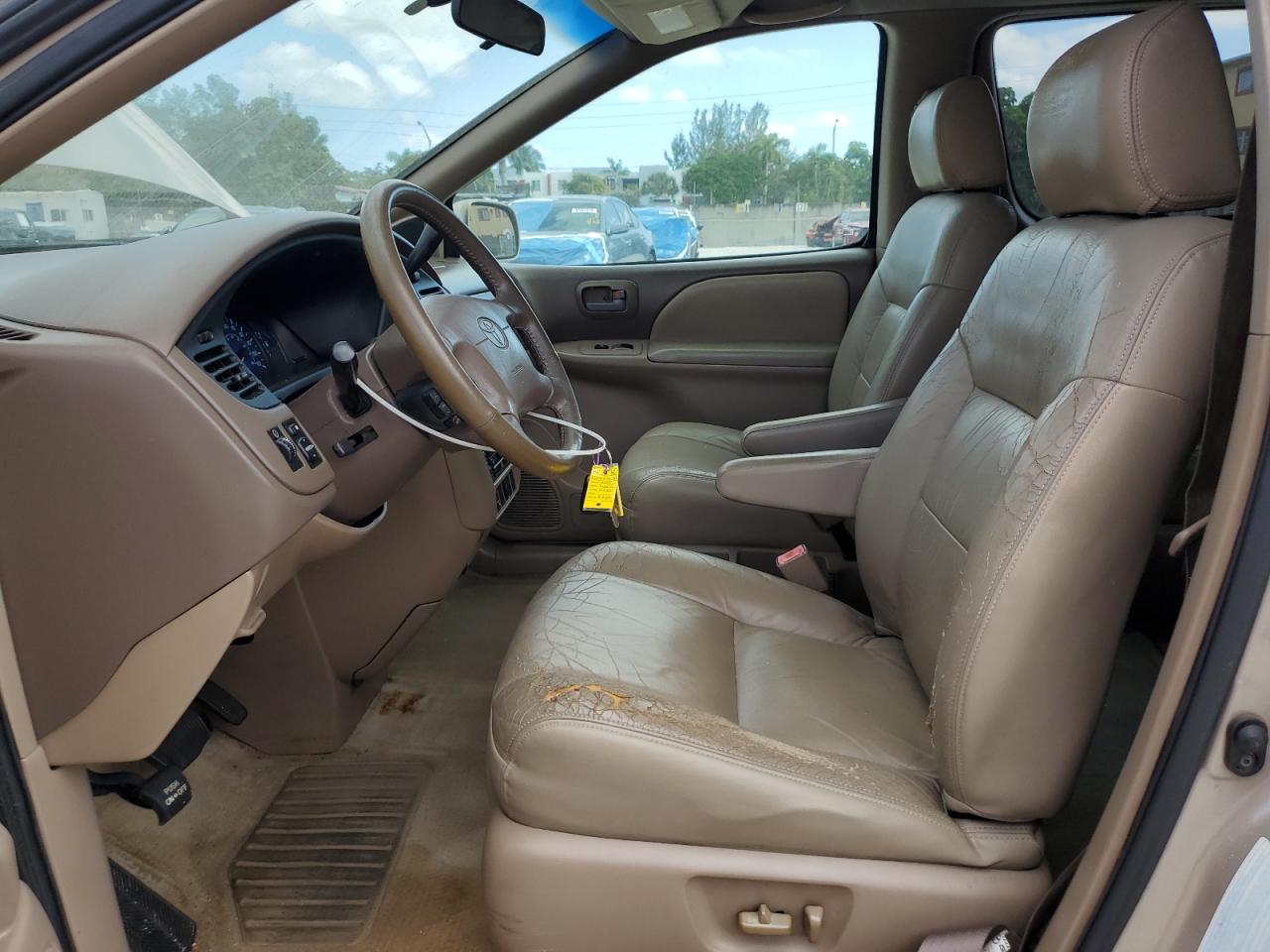 2002 Toyota Sienna Le VIN: 4T3ZF13C92U474903 Lot: 93700505