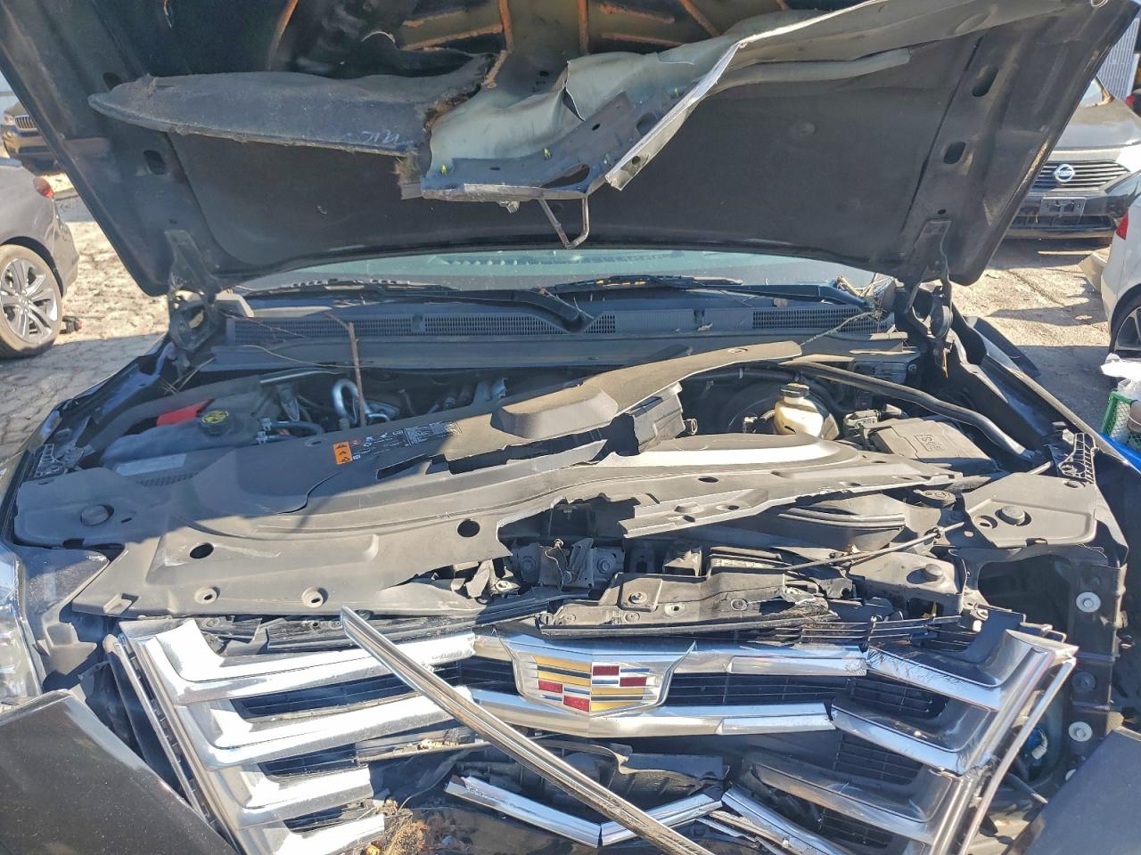 2019 Cadillac Escalade Luxury VIN: 1GYS4BKJ1KR137777 Lot: 94124045