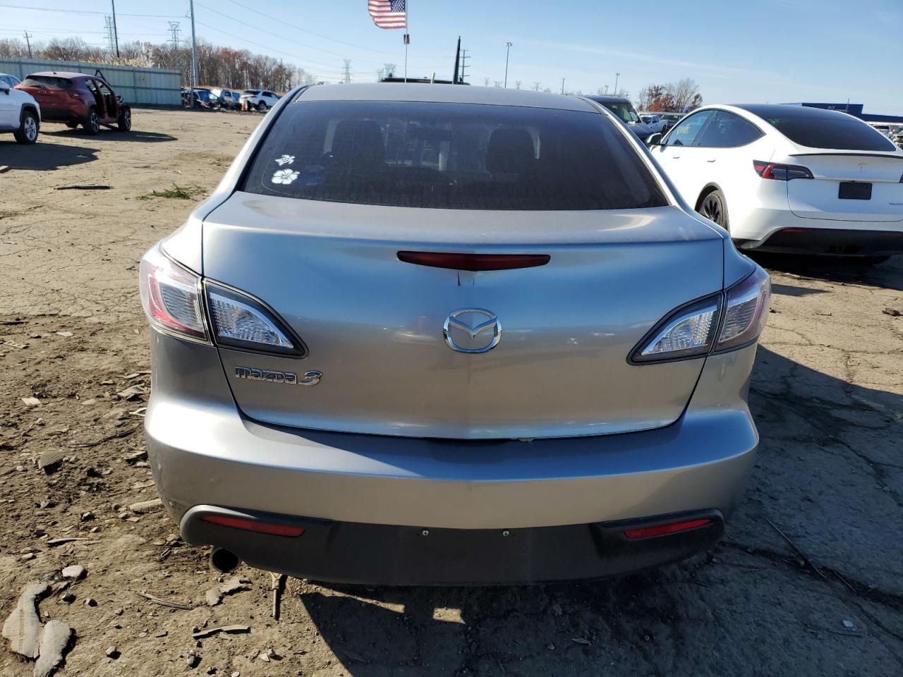 2011 Mazda 3 I VIN: JM1BL1VF4B1361263 Lot: 92919285