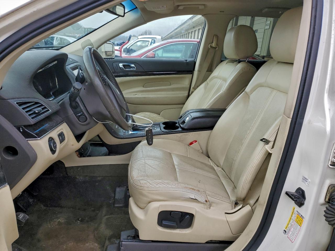 2013 Lincoln Mkt VIN: 2LMHJ5AT1DBL56399 Lot: 94041545