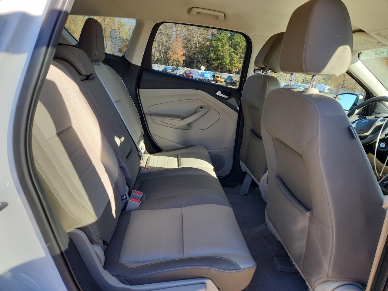 2015 Ford Escape Se VIN: 1FMCU0G73FUC21335 Lot: 92452115