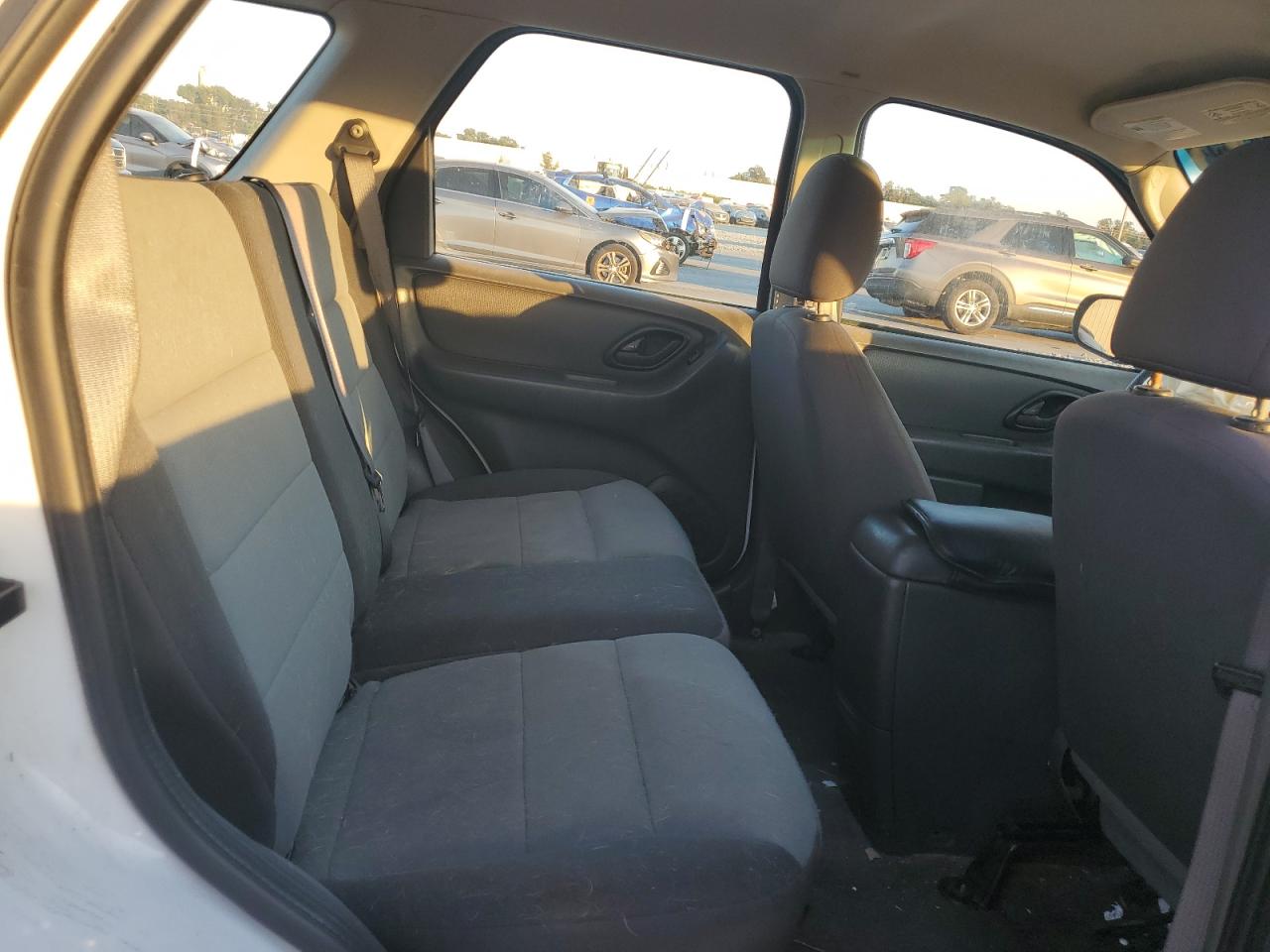 2006 Ford Escape Xls VIN: 1FMYU02Z16KC05855 Lot: 93634145