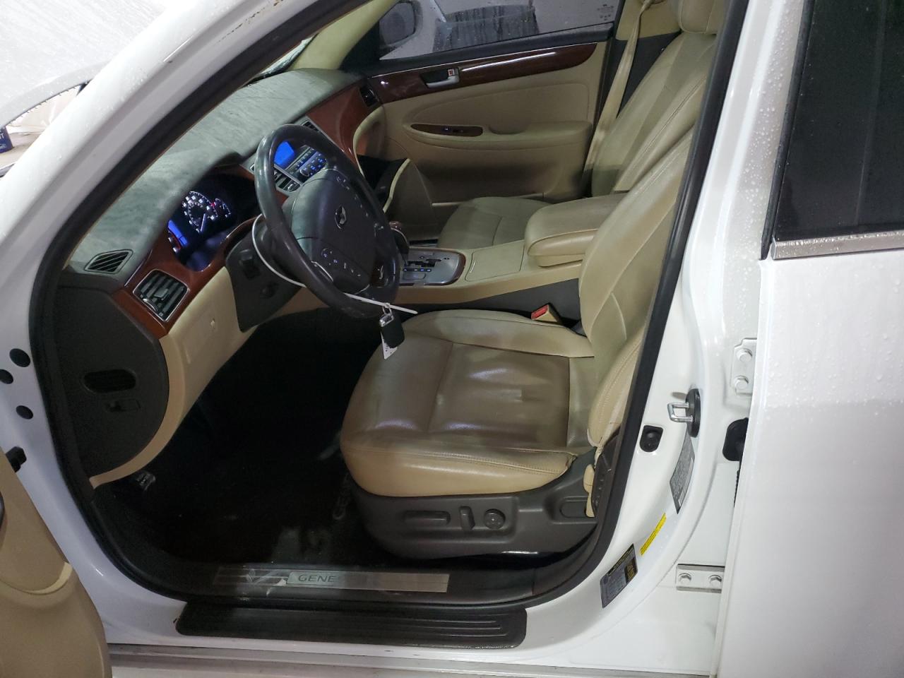 2012 Hyundai Genesis 3.8L VIN: KMHGC4DD8CU181254 Lot: 93480825