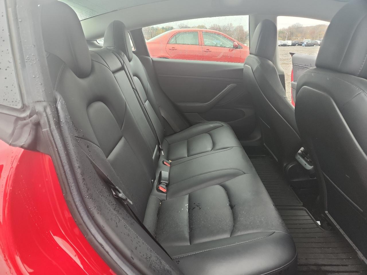 2018 Tesla Model 3 VIN: 5YJ3E1EBXJF063169 Lot: 93305405