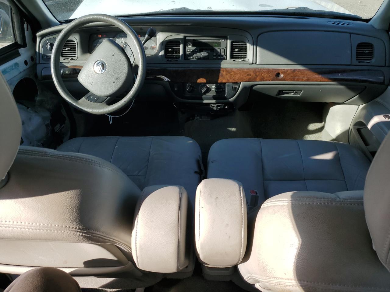 2005 Mercury Grand Marquis Gs VIN: 2MEFM74W85X639921 Lot: 92725035