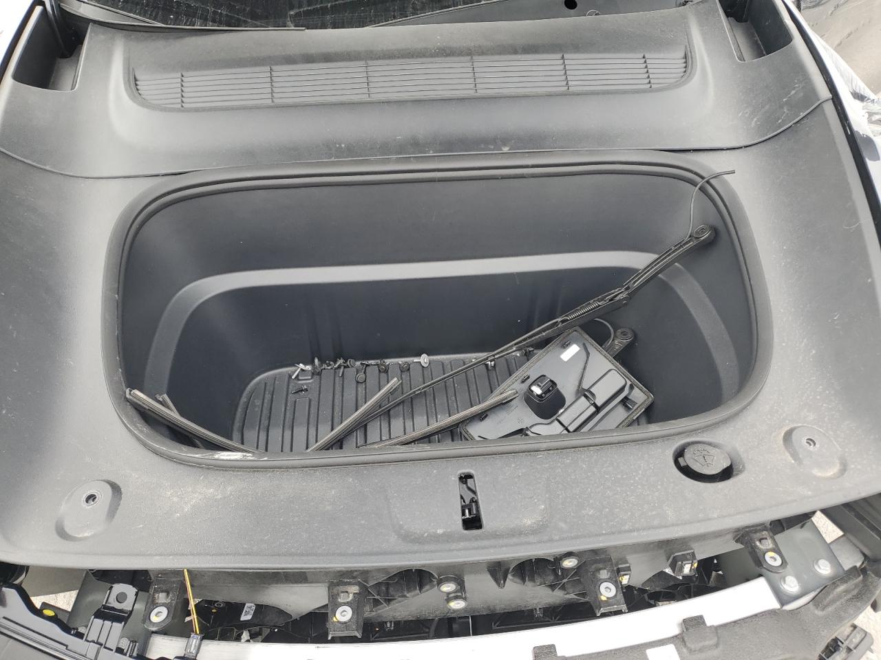 2026 Tesla Model Y VIN: 7SAYGDED2TA439465 Lot: 92226685