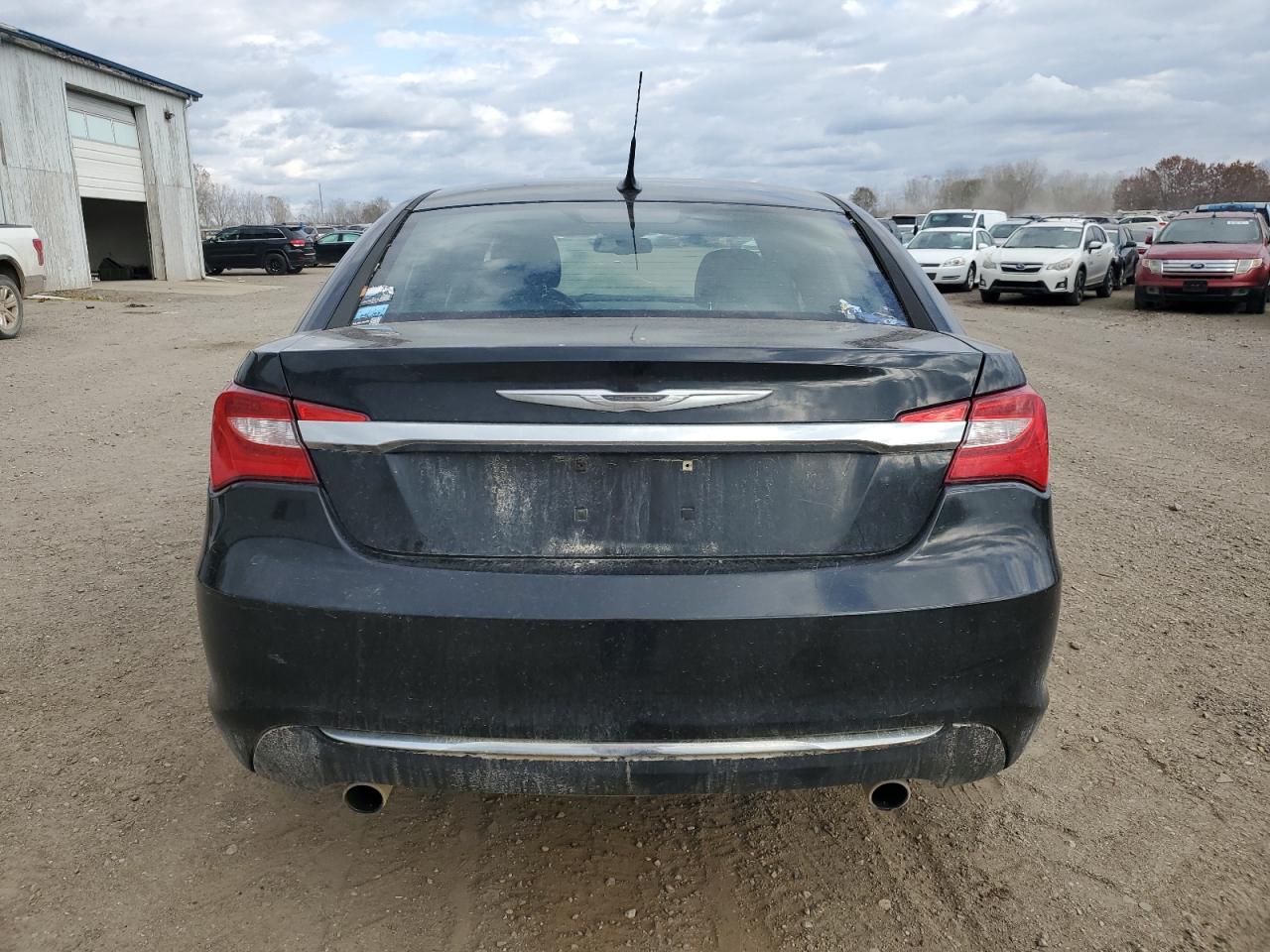 2011 Chrysler 200 Limited VIN: 1C3BC2FG2BN519500 Lot: 90469015