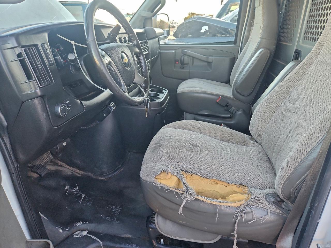 2017 Chevrolet Express G2500 VIN: 1GCWGAFG9H1165311 Lot: 94528605