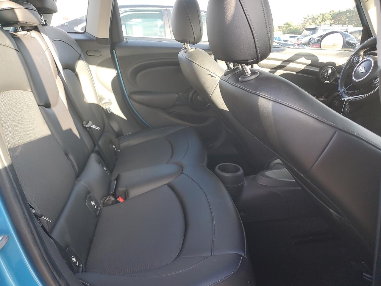 2015 Mini Cooper VIN: WMWXS5C51FT827927 Lot: 92030135