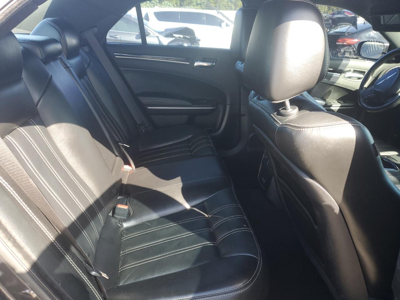 2019 Chrysler 300 S VIN: 2C3CCABG7KH648037 Lot: 92183395