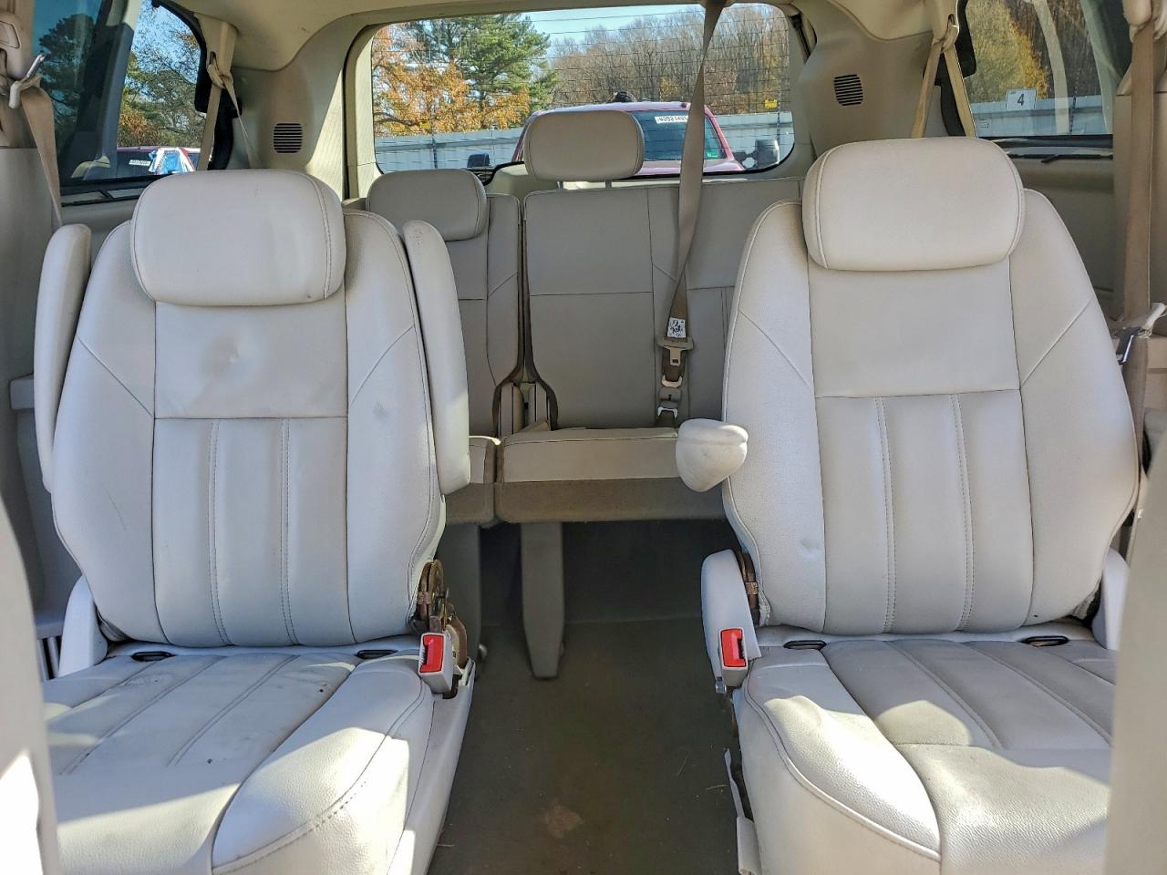 2008 Chrysler Town & Country Touring VIN: 2A8HR54P38R663151 Lot: 94382695