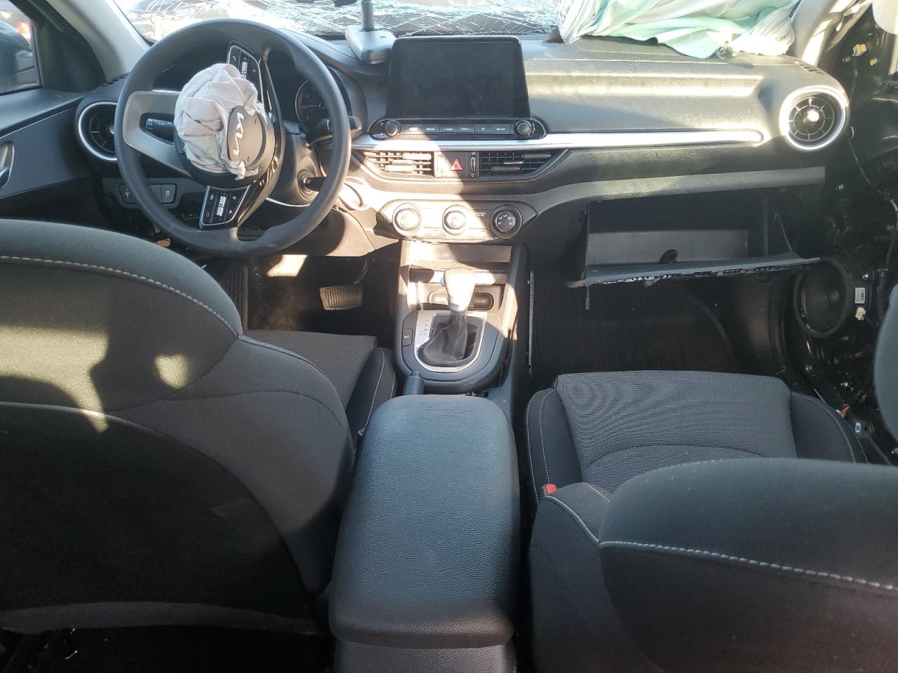 2023 Kia Forte Lx VIN: 3KPF24AD3PE581184 Lot: 92411575