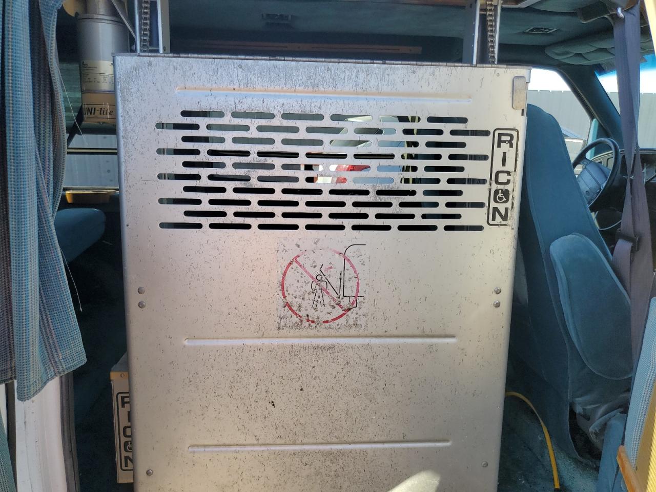 1995 Ford Econoline E150 Van VIN: 1FDEE14H6SHB17417 Lot: 90979095