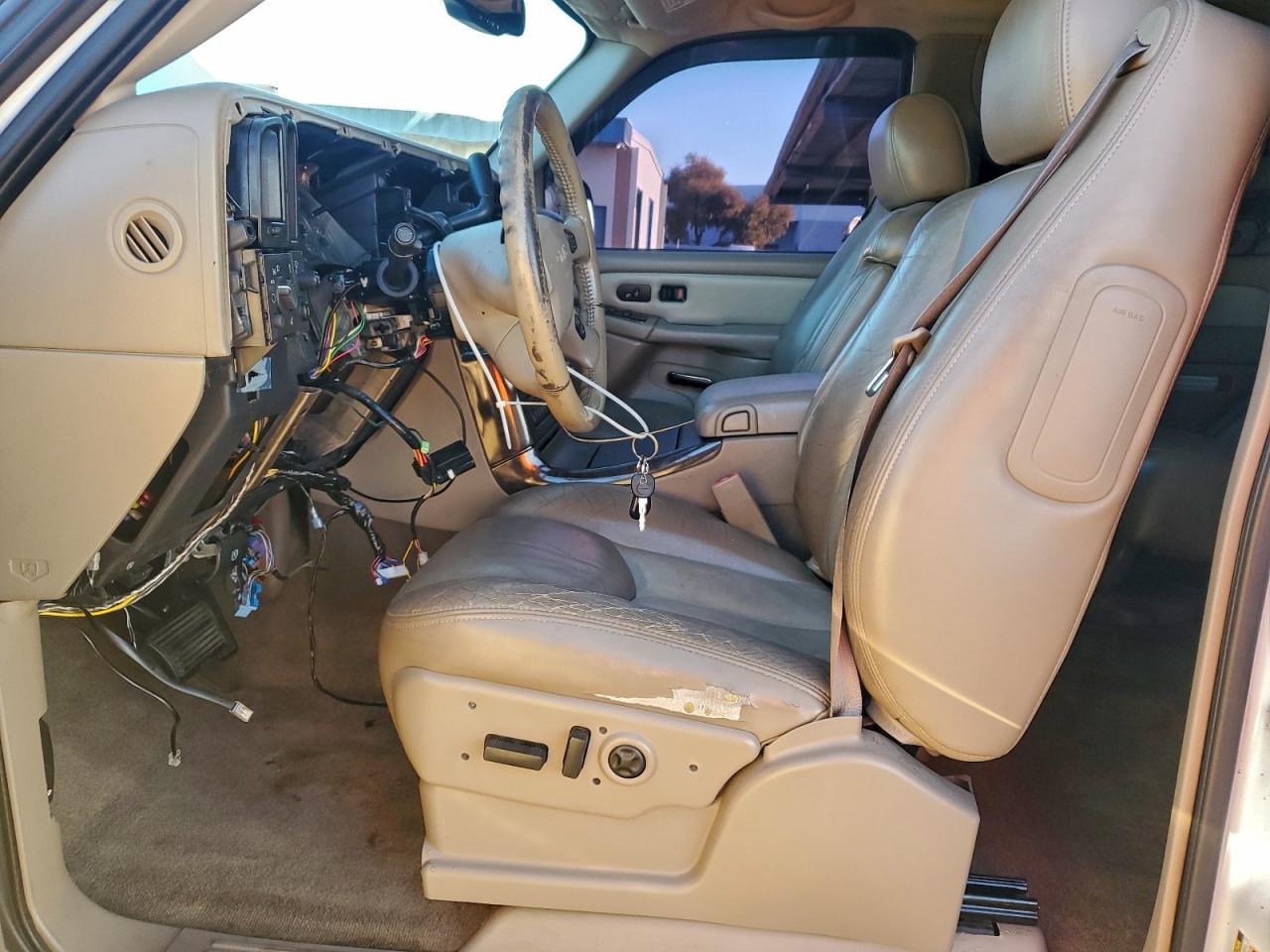 2005 GMC Yukon Denali VIN: 1GKEK63U15J128612 Lot: 94944655