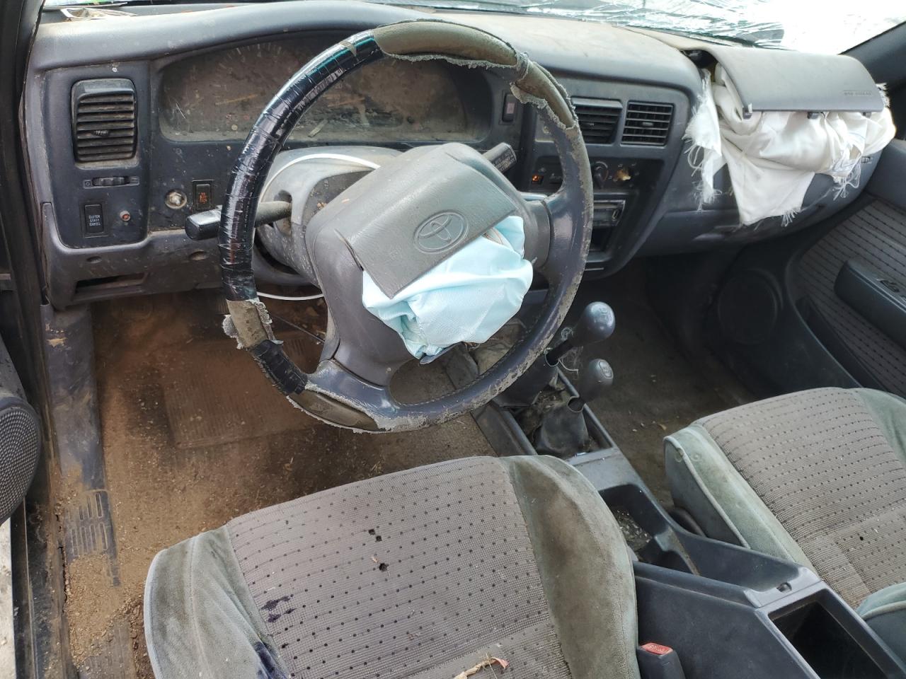 1998 Toyota Tacoma Xtracab Limited VIN: 4TAWN74N4WZ096581 Lot: 91807955