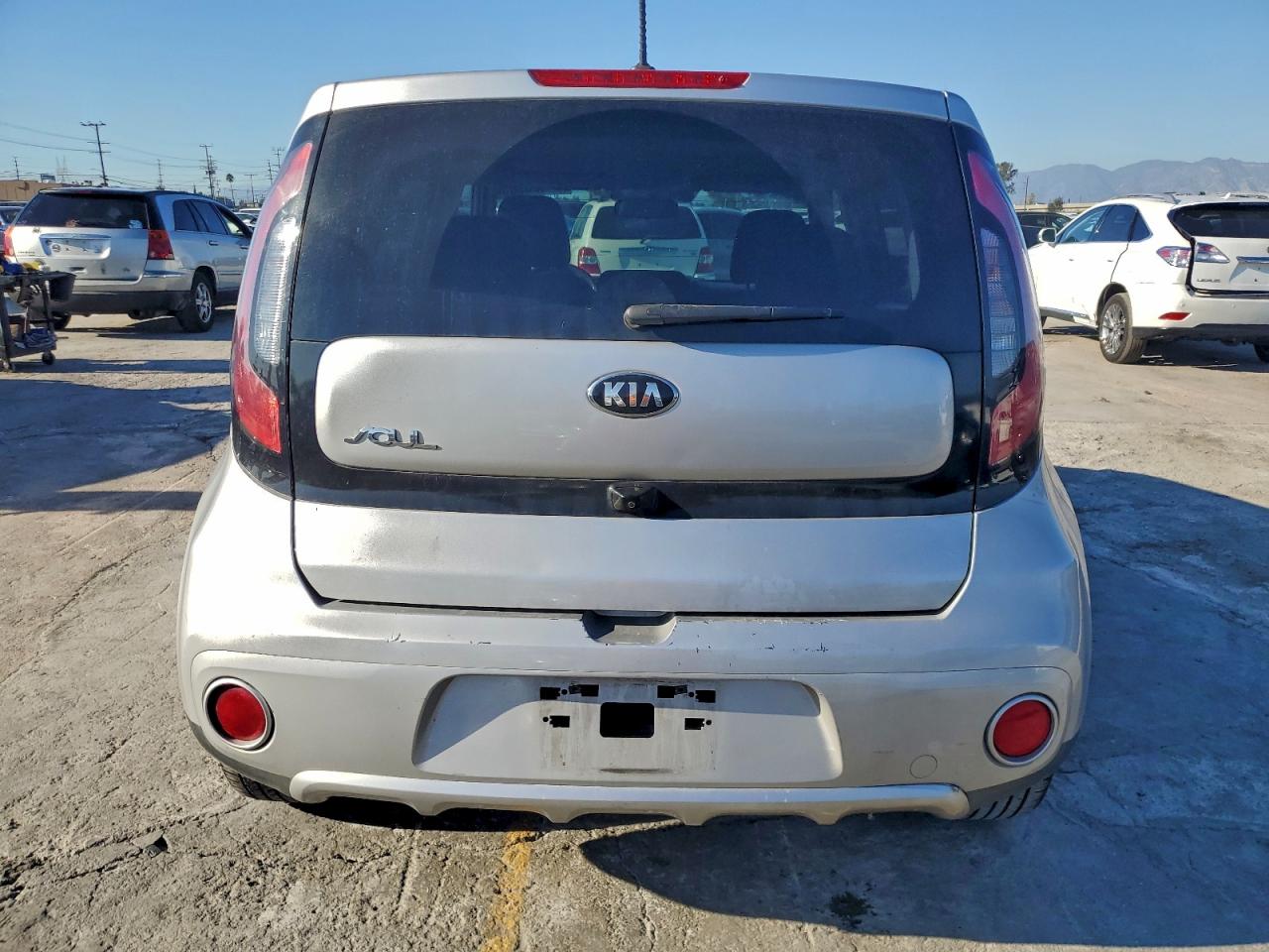 2018 Kia Soul + VIN: KNDJP3A55J7575442 Lot: 94323865