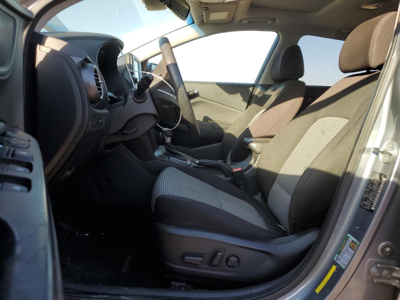 2021 Hyundai Kona Sel Plus VIN: KM8K62AA7MU663490 Lot: 92200565