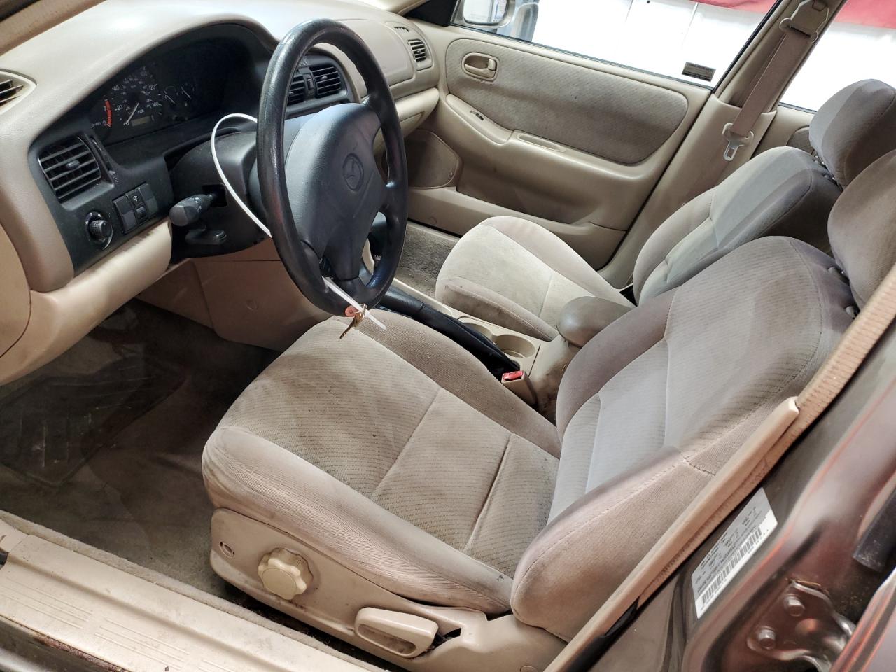 1998 Mazda 626 Dx VIN: 1YVGF22C0W5769197 Lot: 92430815