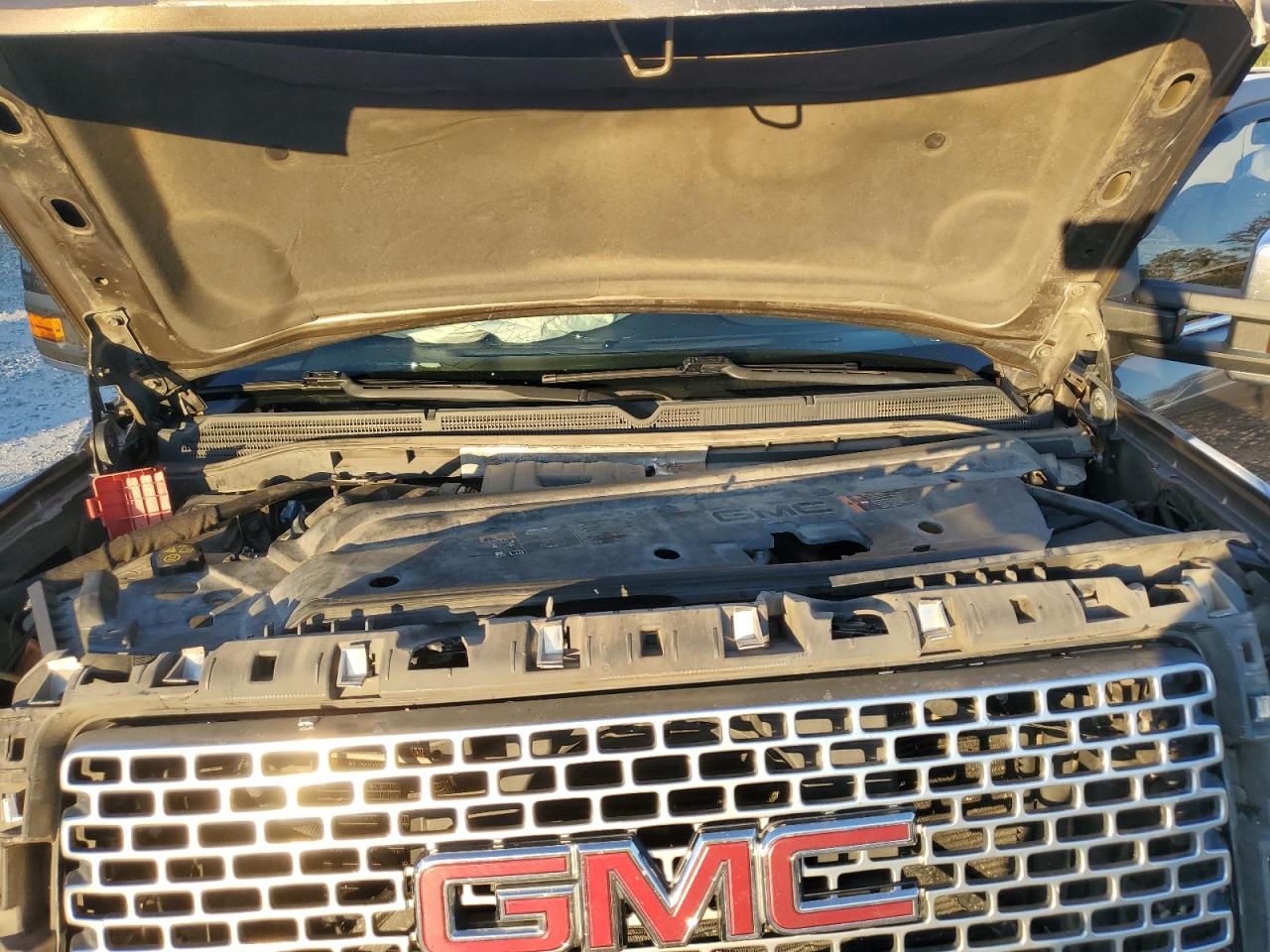 2015 GMC Sierra K2500 Denali VIN: 1GT120E8XFF548204 Lot: 91572555