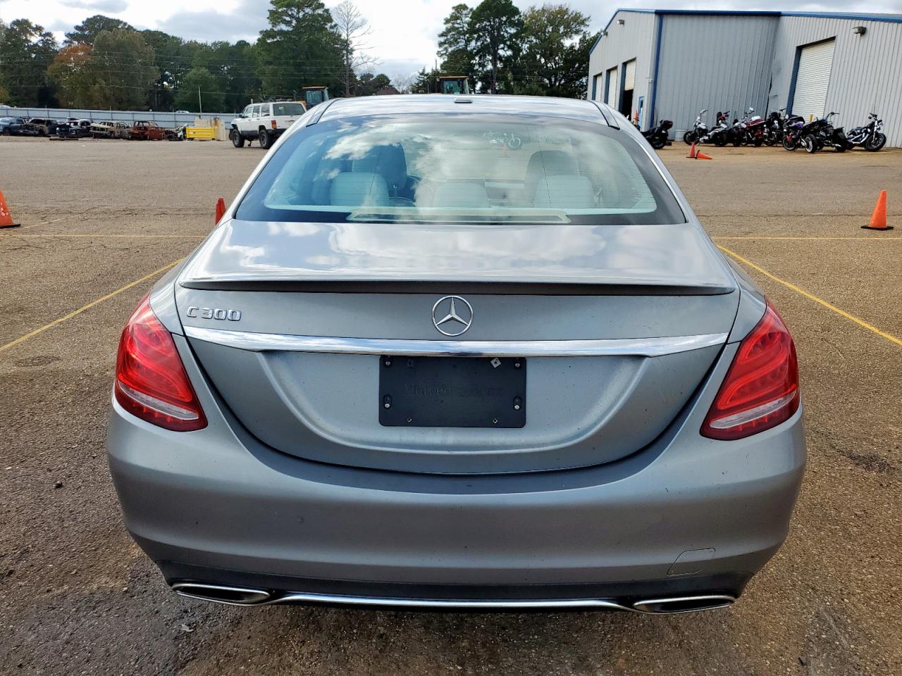 2015 Mercedes-Benz C 300 VIN: 55SWF4JBXFU047917 Lot: 92738255