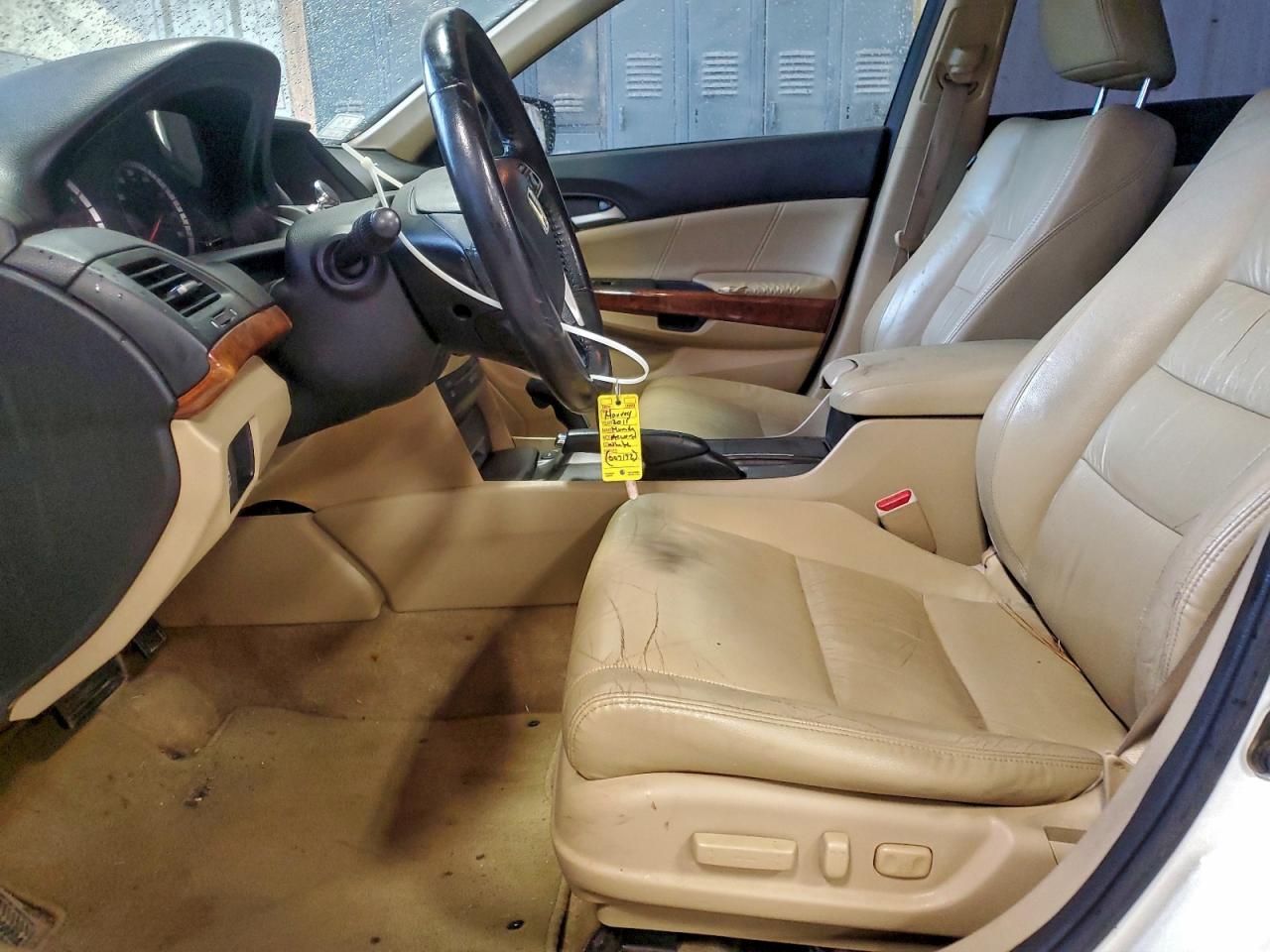 2011 Honda Accord Exl VIN: 1HGCP3F89BA007132 Lot: 90736825