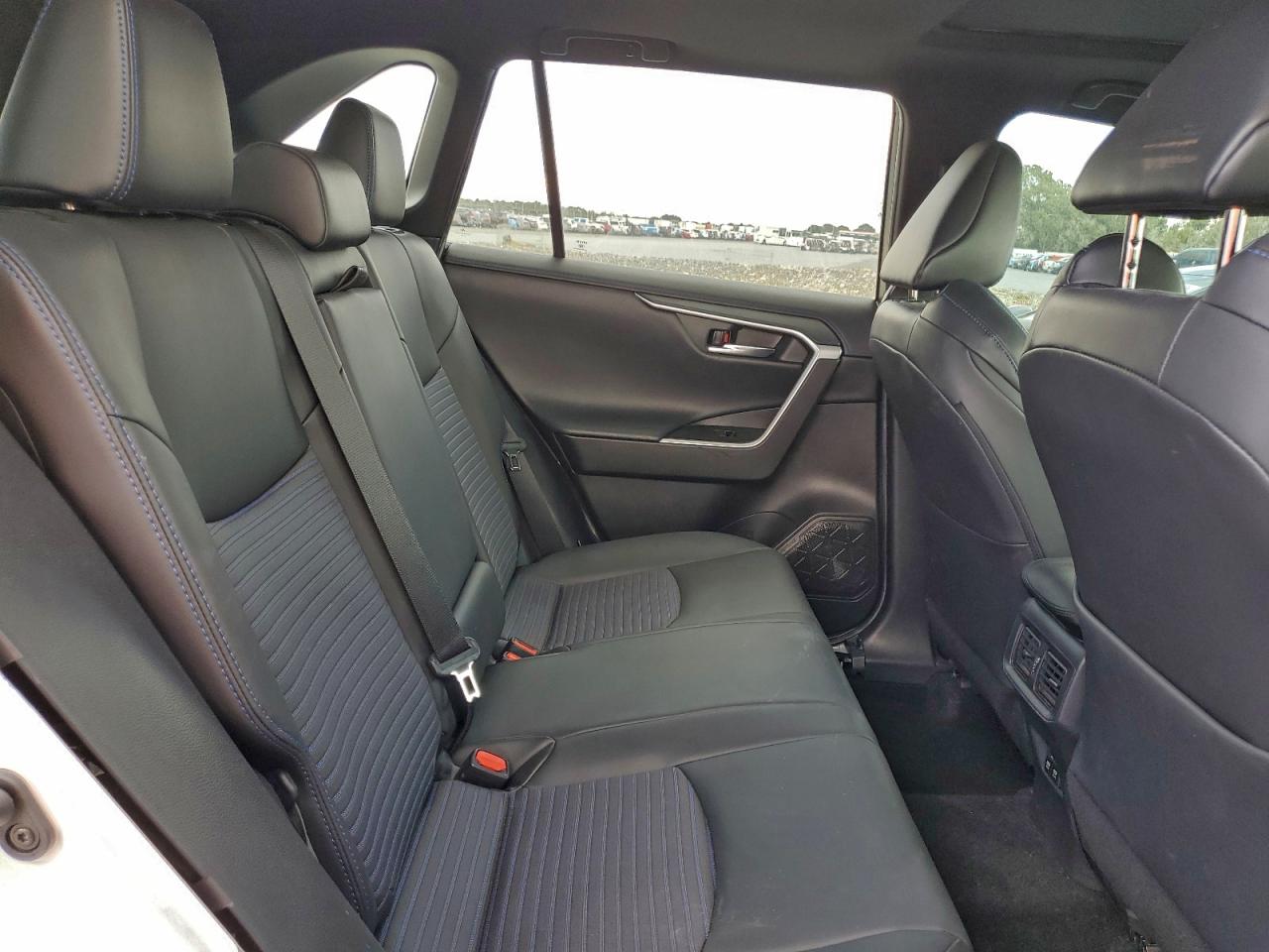 2020 Toyota Rav4 Xse VIN: 2T3EWRFV2LW099612 Lot: 94287975