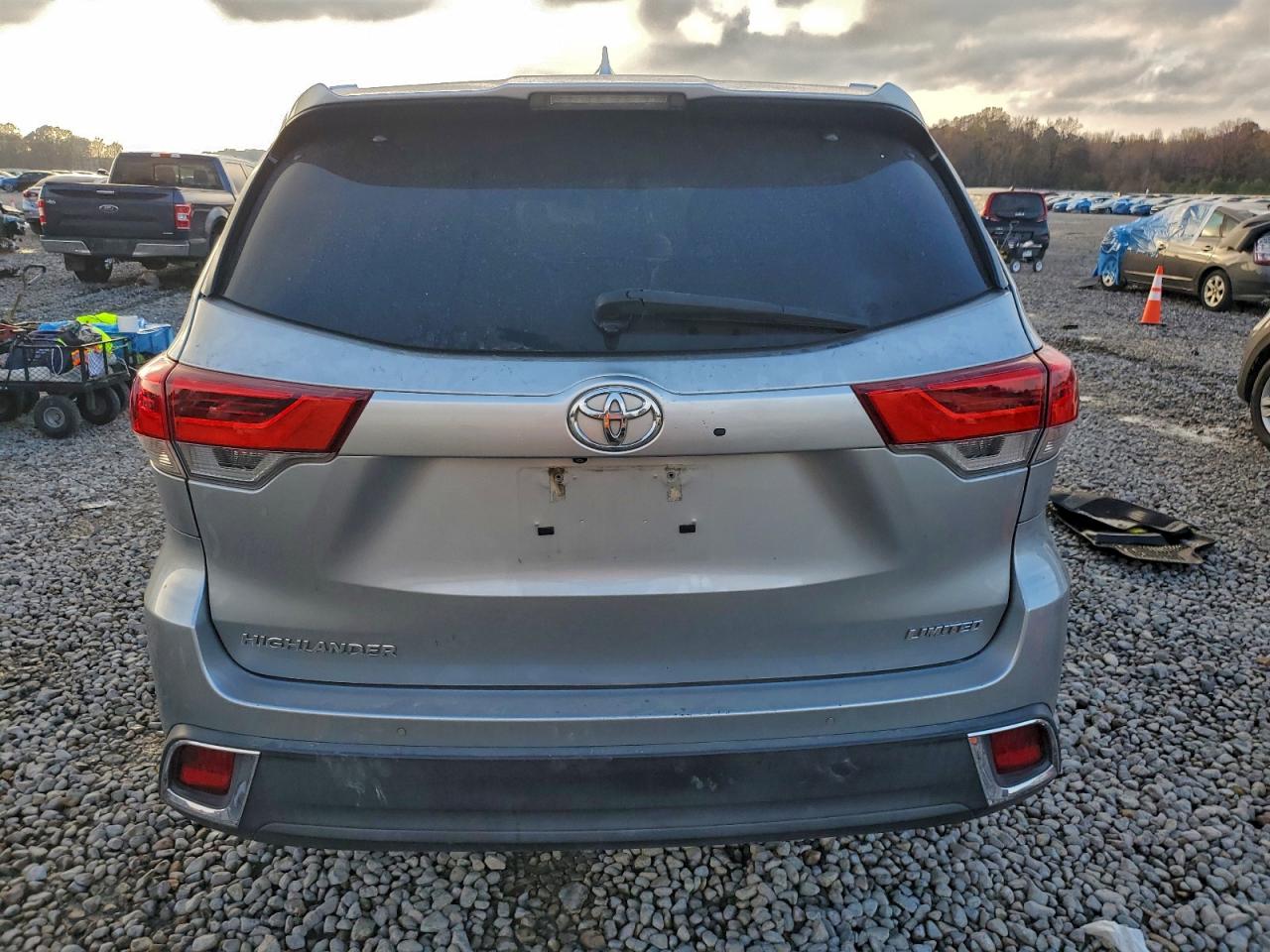 2018 Toyota Highlander Limited VIN: 5TDYZRFH8JS275298 Lot: 94263305