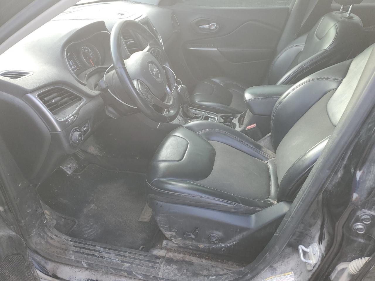 2019 Jeep Cherokee Latitude Plus VIN: 1C4PJMLB3KD182269 Lot: 92287635